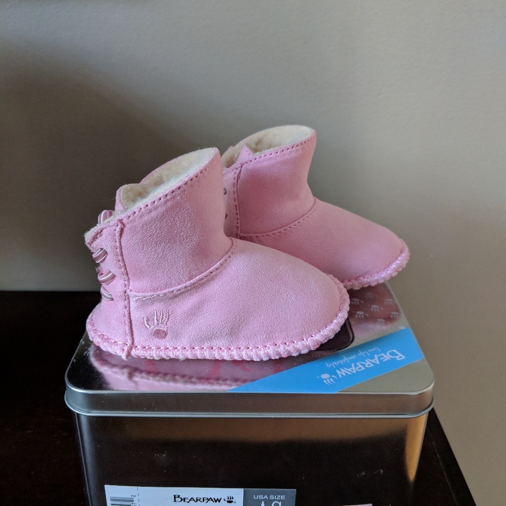 Brand new Bearpaw Kaylee boots